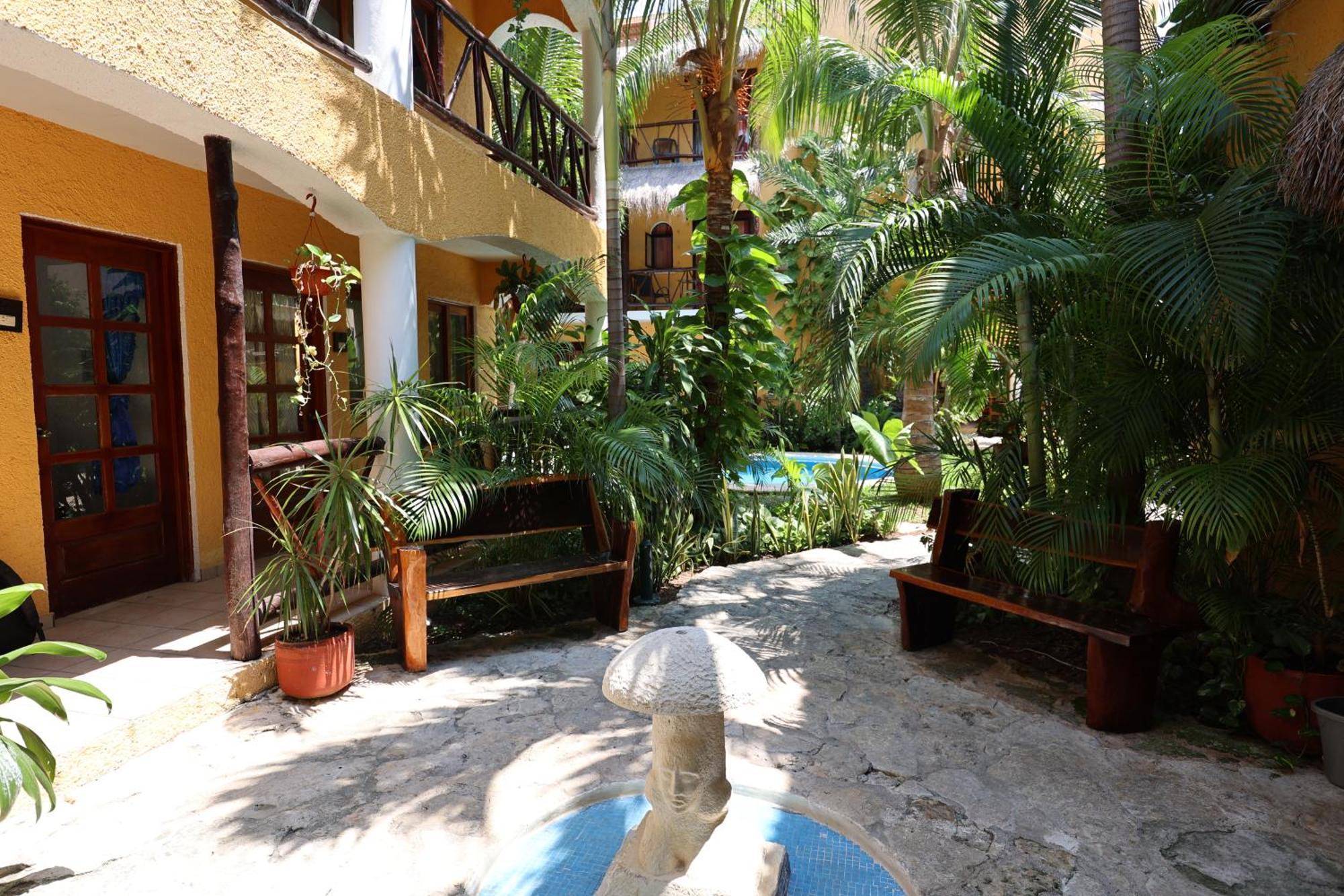Hotel Bosque Caribe, 5Th Av. Zone Playa del Carmen Exteriör bild