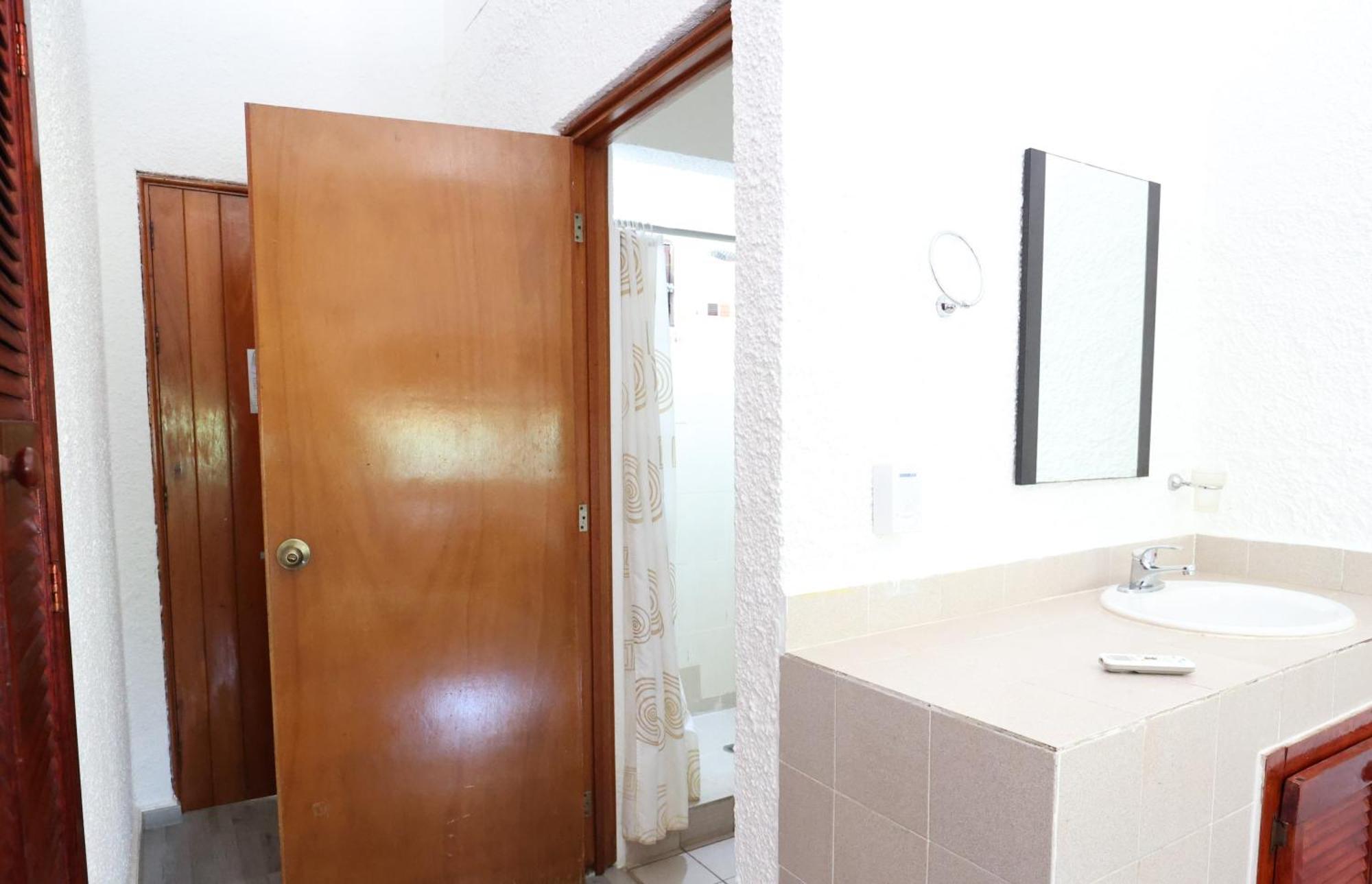 Hotel Bosque Caribe, 5Th Av. Zone Playa del Carmen Exteriör bild