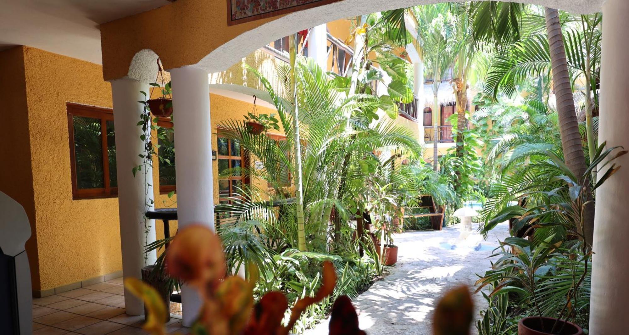 Hotel Bosque Caribe, 5Th Av. Zone Playa del Carmen Exteriör bild