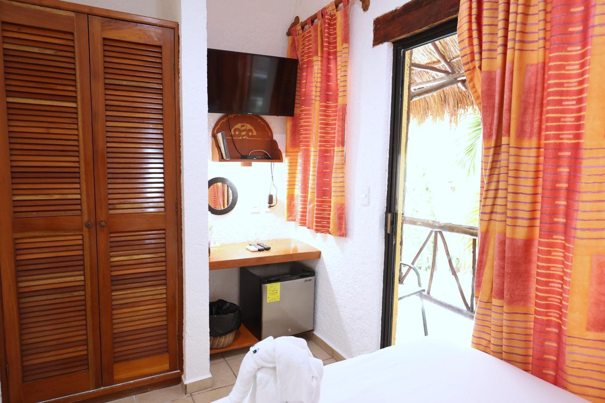 Hotel Bosque Caribe, 5Th Av. Zone Playa del Carmen Exteriör bild