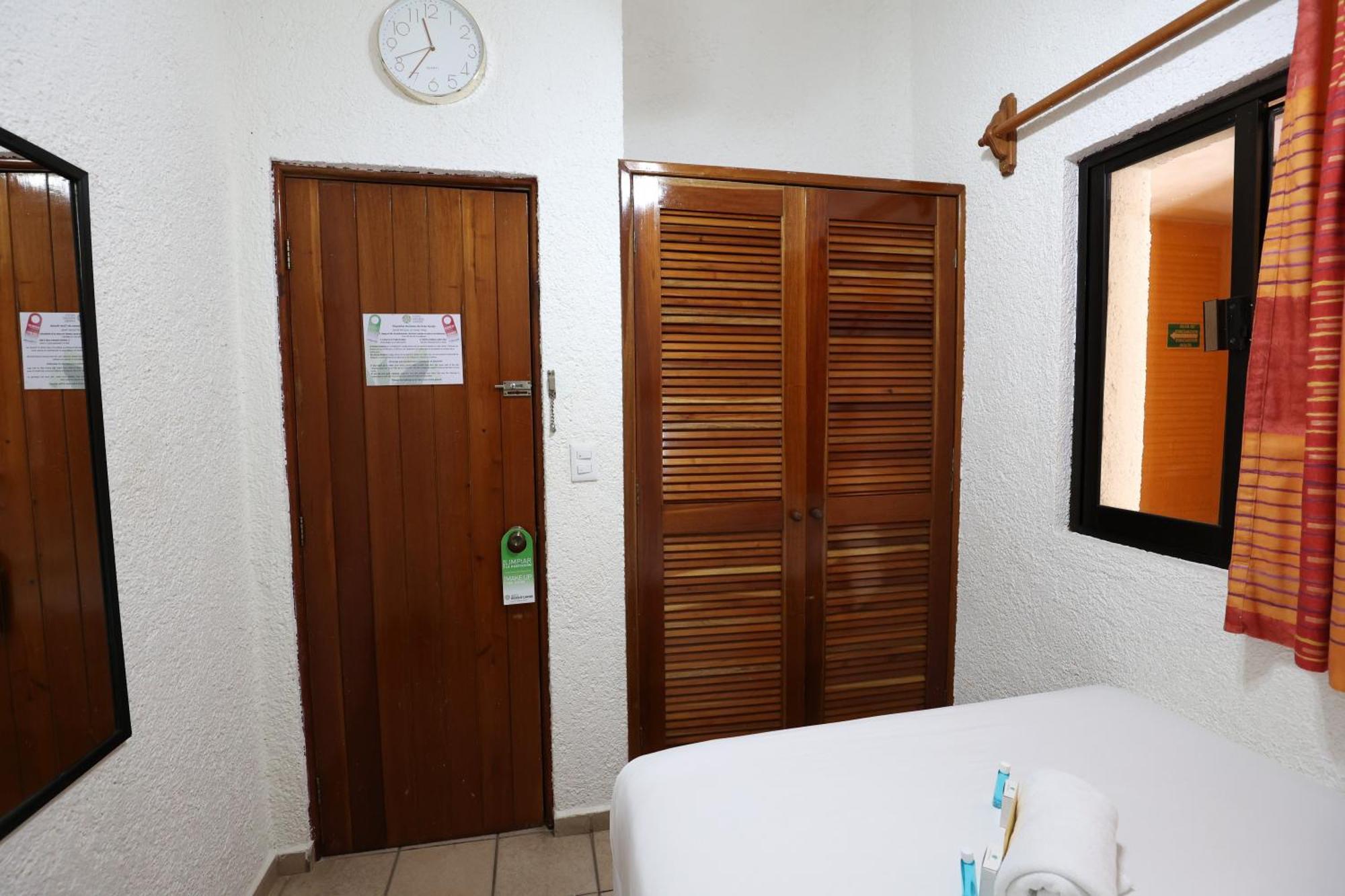 Hotel Bosque Caribe, 5Th Av. Zone Playa del Carmen Exteriör bild