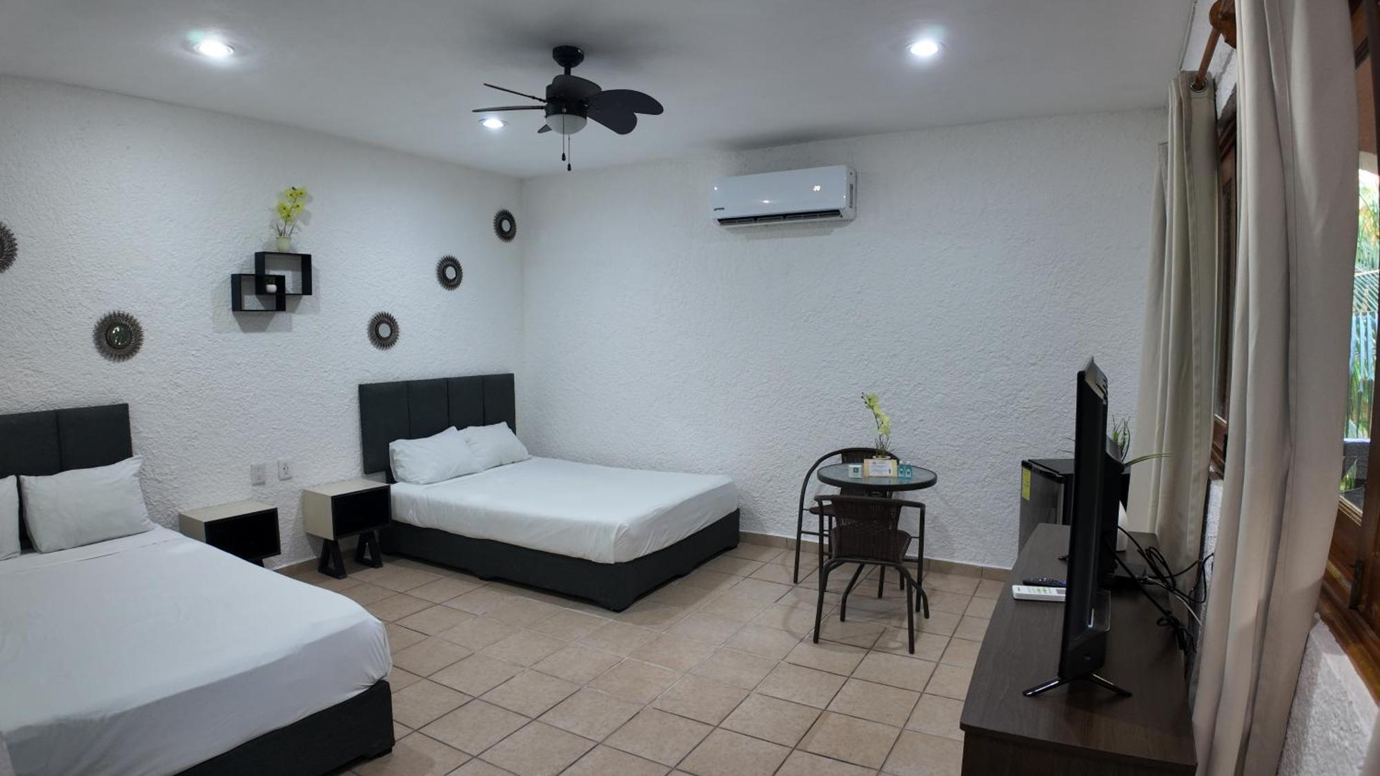 Hotel Bosque Caribe, 5Th Av. Zone Playa del Carmen Exteriör bild